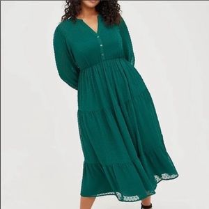Torrid size 4 green dot midi dress